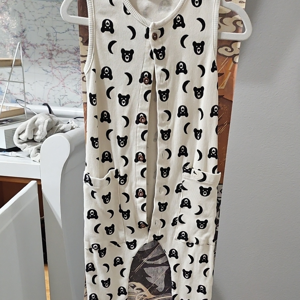 Bear and Moon Patterned Sleeveless Onesie